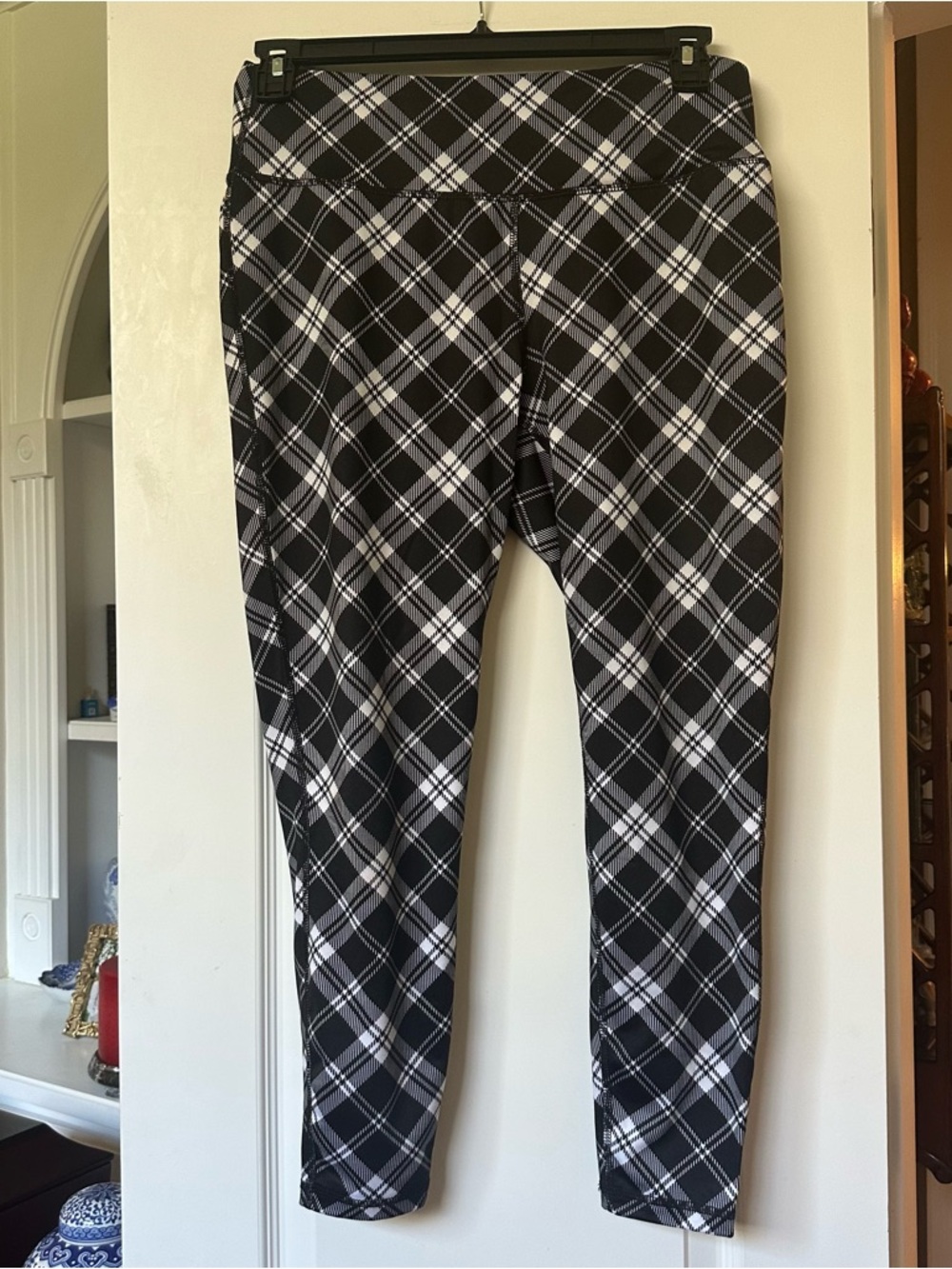 crown & ivy Black and White Plaid Leggings